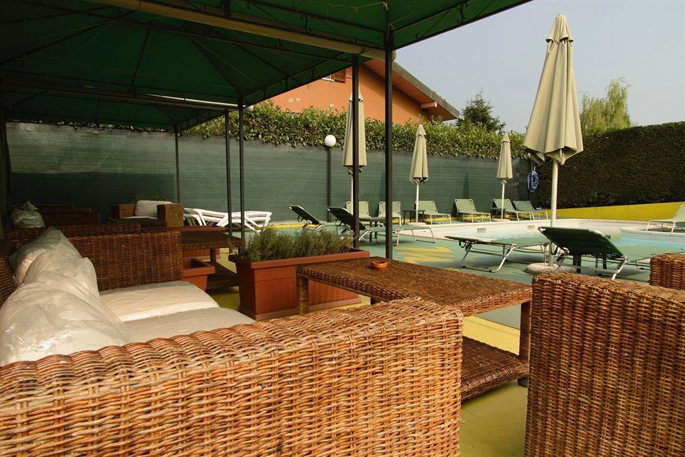 Hotel Motel Residence S Front Bagian luar foto